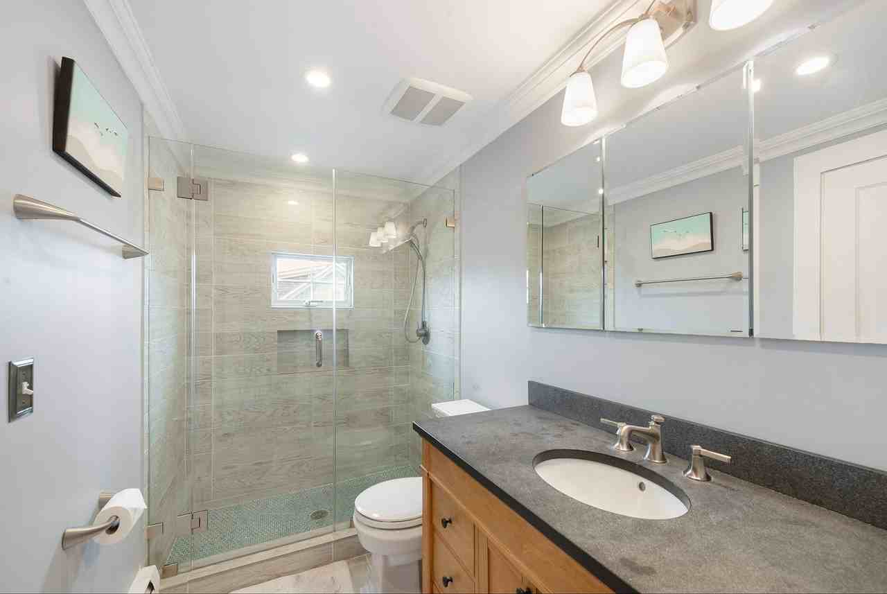 140 N Main St - Photo 7 of 11