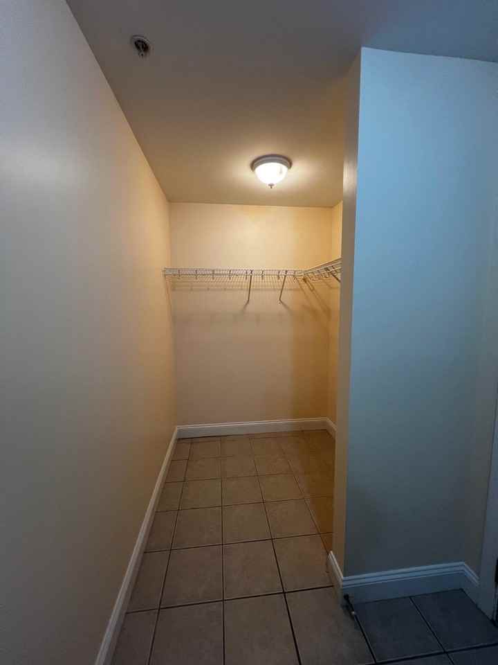 235 Pearl St - Photo 3 of 10