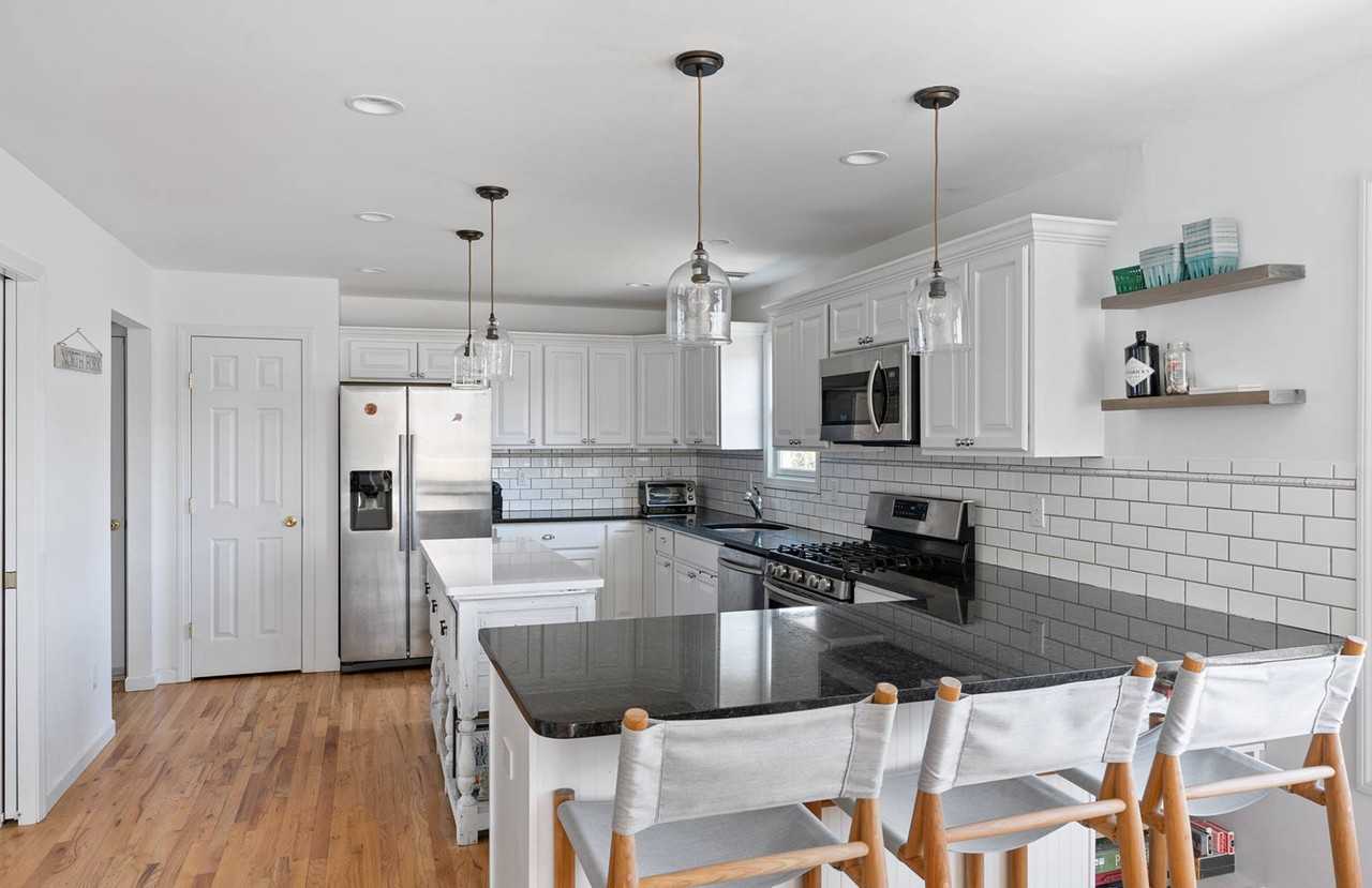 355 Midway Rd - Photo 7 of 25