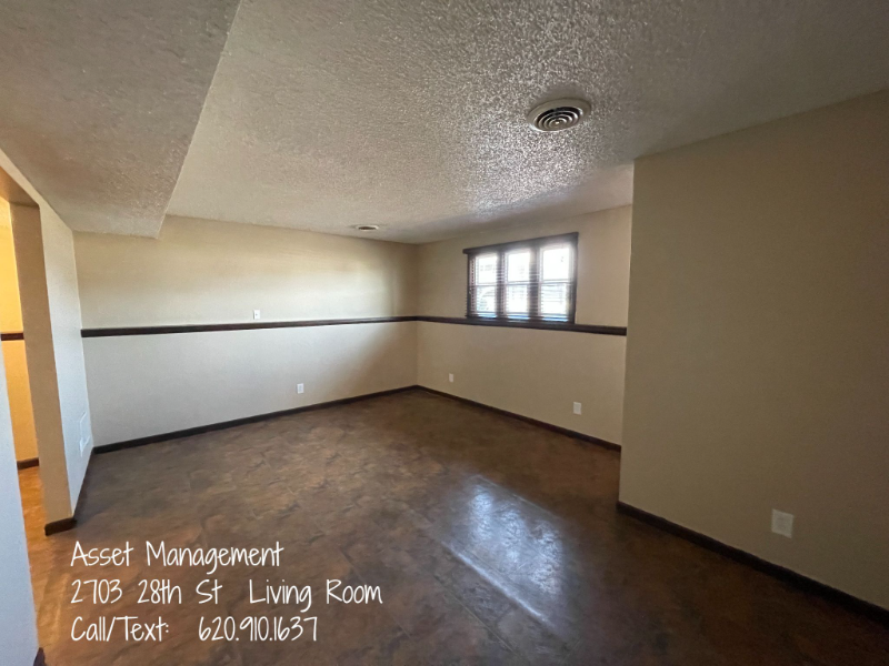 2703 28th St - Photo 3 of 16