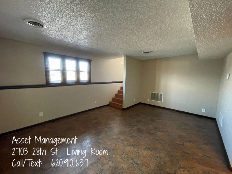 2703 28th St - Photo 4 of 16