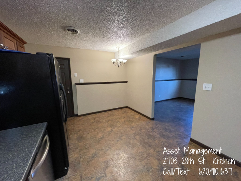 2703 28th St - Photo 5 of 16