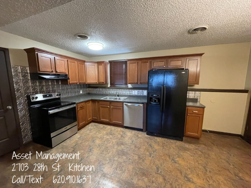 2703 28th St - Photo 6 of 16