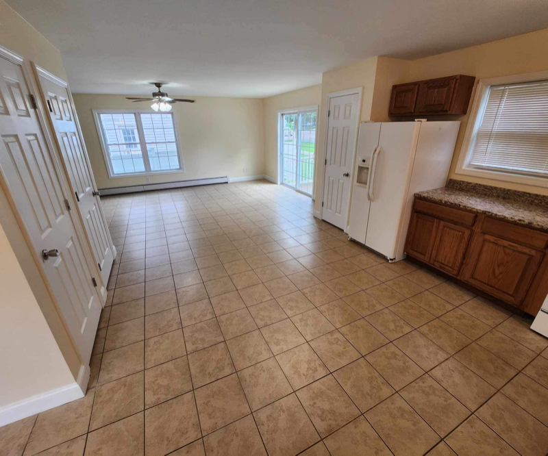 128 S Main St - Photo 2 of 12