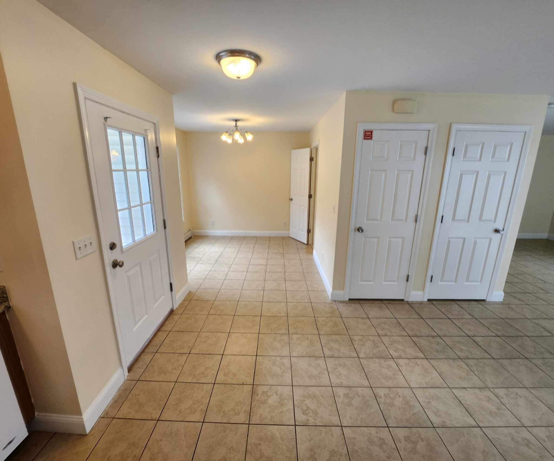 128 S Main St - Photo 5 of 12