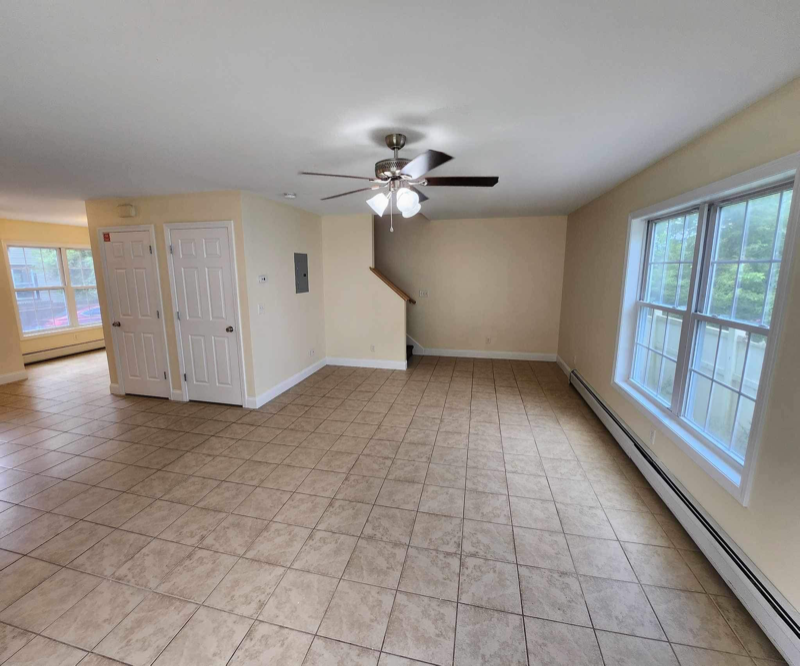 128 S Main St - Photo 6 of 12