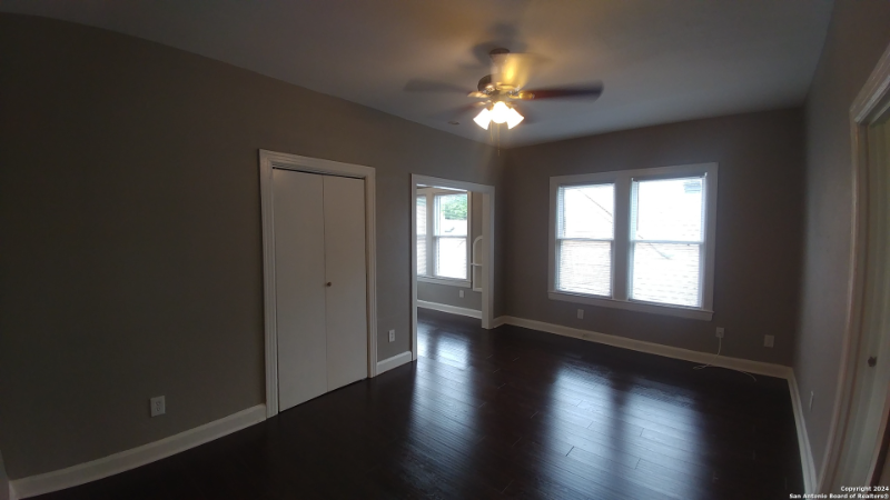 209 E Rosewood Ave #4 - Photo 2 of 11