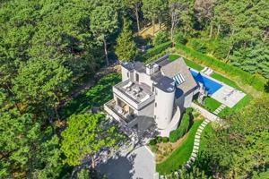 featured image of 49 Arbutus Rd