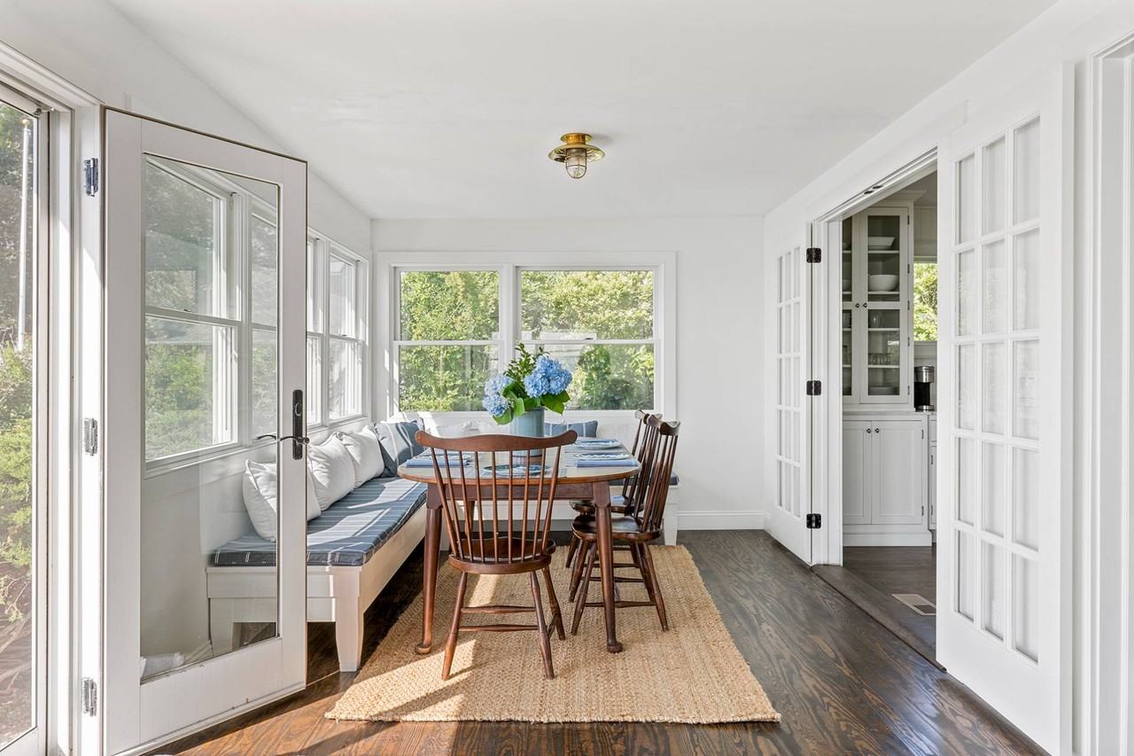 6340 Peconic Bay Blvd - Photo 7 of 20