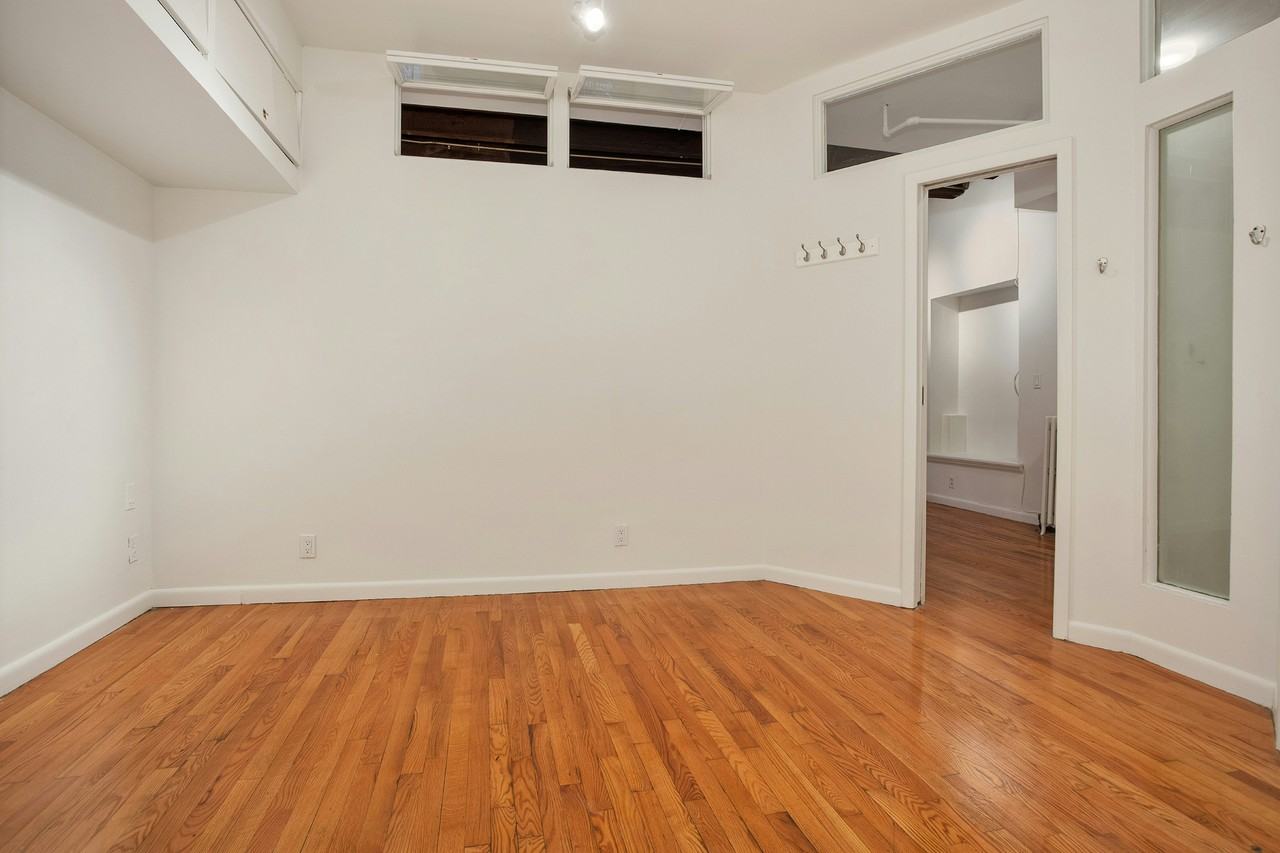 131 W 21st St #2 - Photo 3 of 4