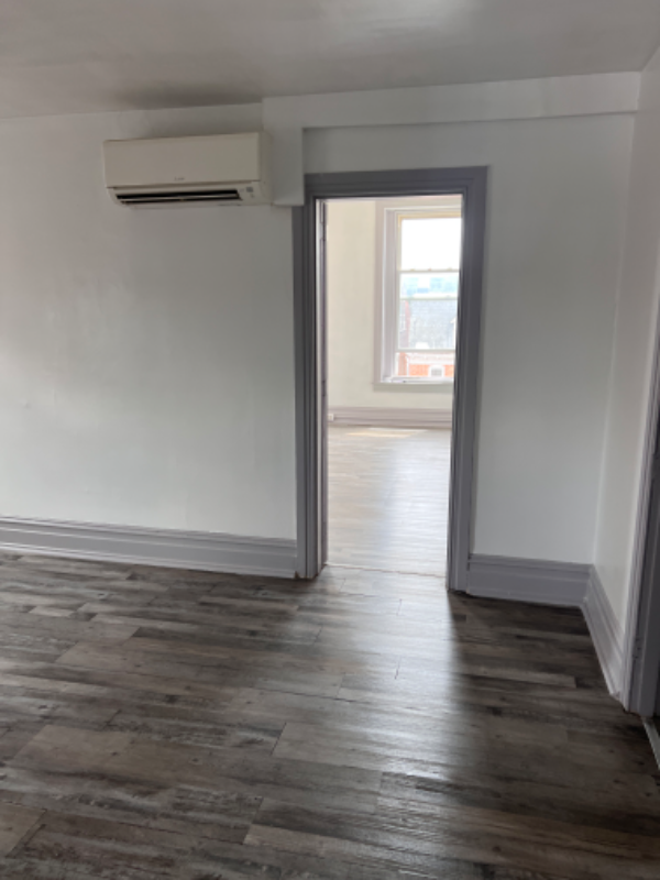 631 W Market St 3rd Fl #3rdFL - Photo 7 of 11