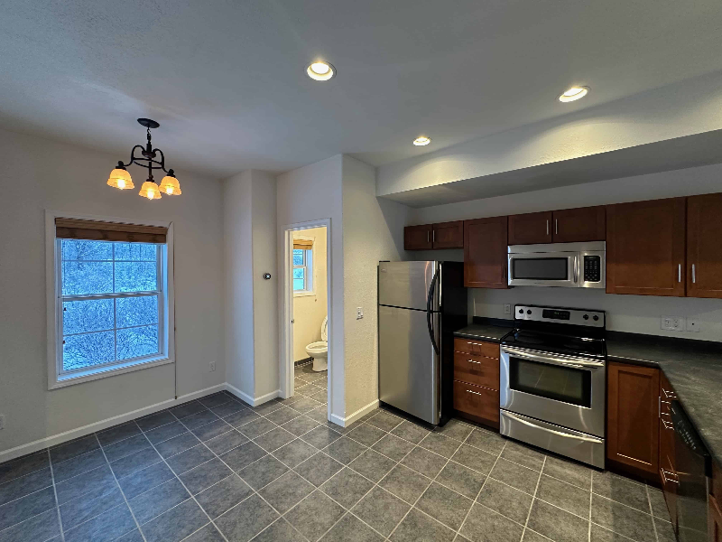 1113 Umber Dr - Photo 7 of 30