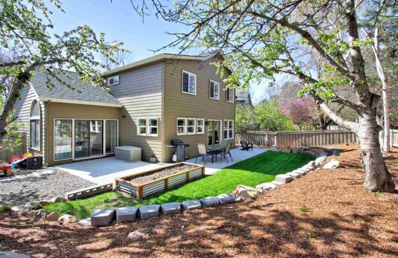 2761 S Swallowtail Ln - Photo 2 of 14