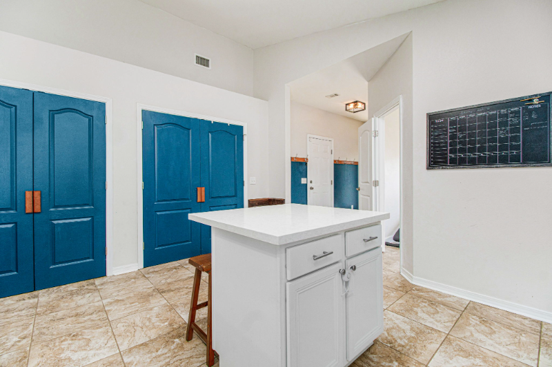 9720 Brookstone Way - Photo 4 of 34