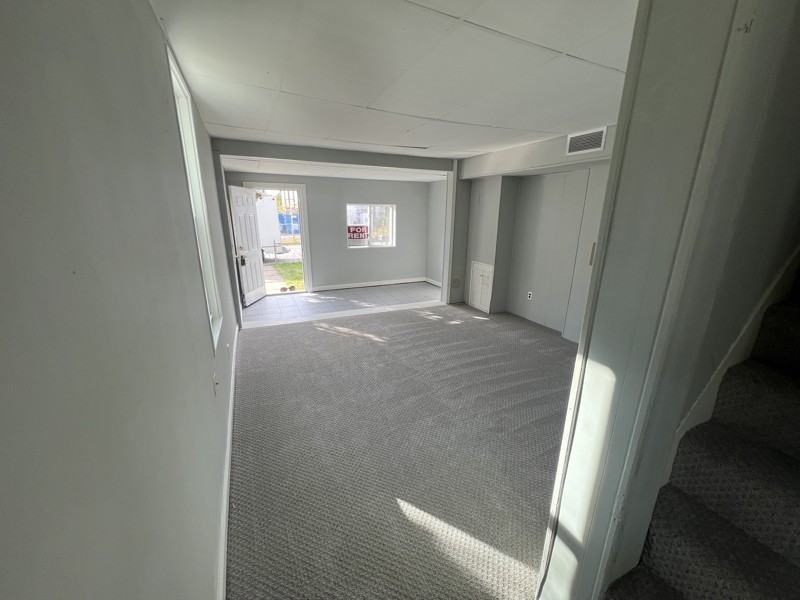 2511 S Snyder Ave - Photo 4 of 8