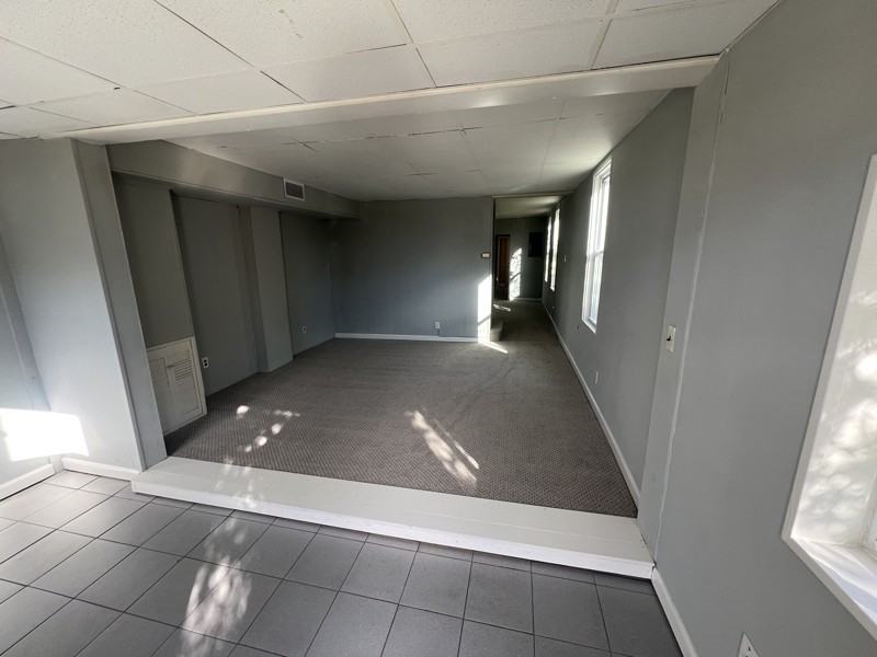 2511 S Snyder Ave - Photo 5 of 8