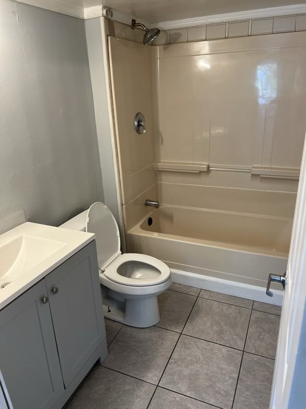 2511 S Snyder Ave - Photo 6 of 8