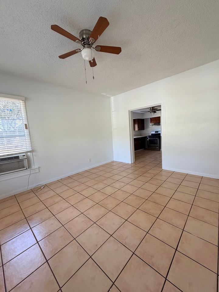 869 Lincoln Ave #102 - Photo 3 of 16