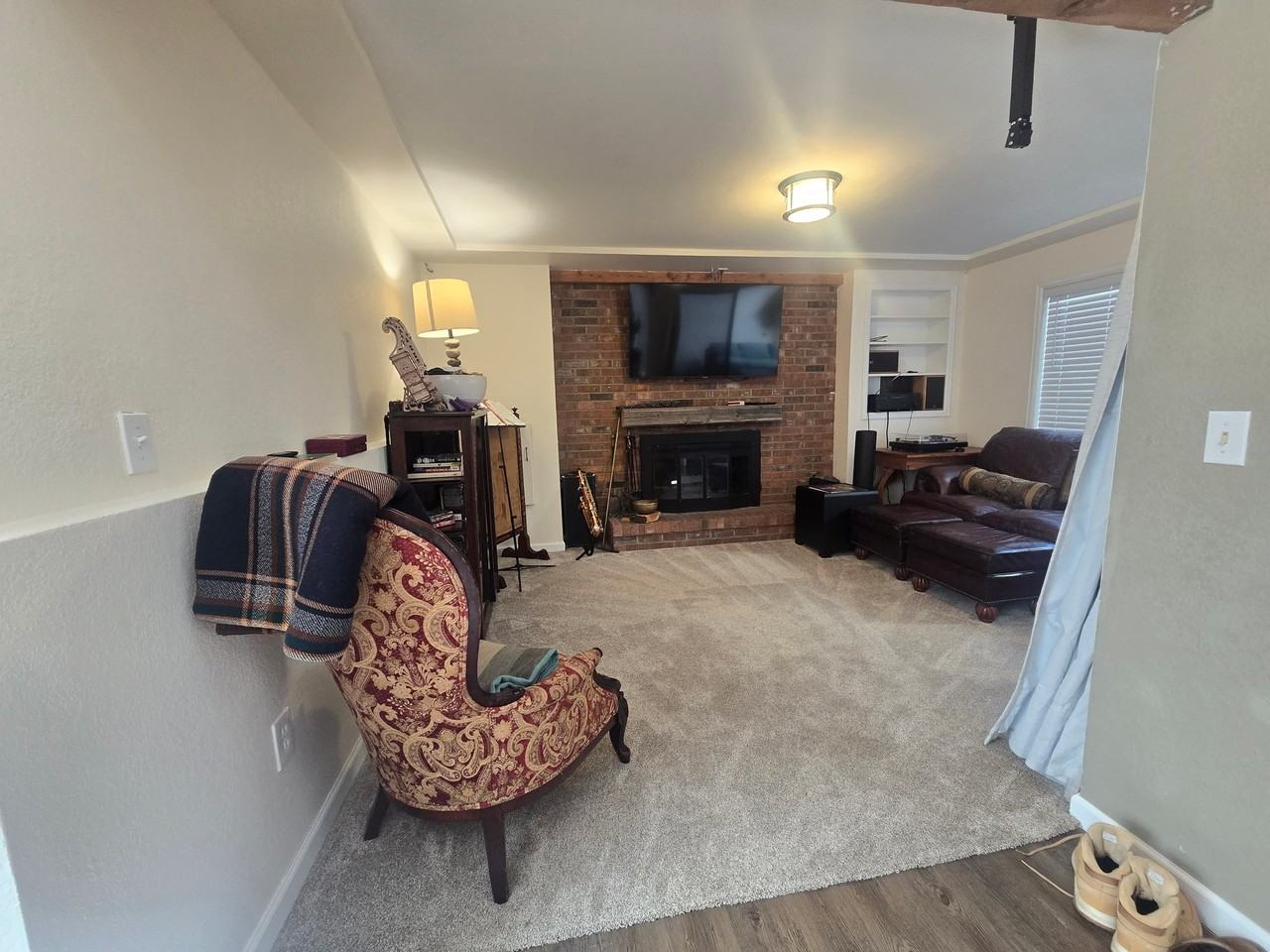 1094 E 17th Ave - Photo 3 of 20