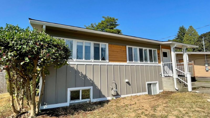 604 Camas Ave Ne - Photo 2 of 20