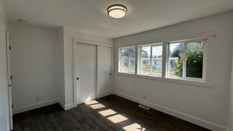 604 Camas Ave Ne - Photo 7 of 20