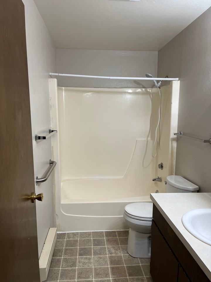 328 91st Ave Ne #2 - Photo 7 of 15