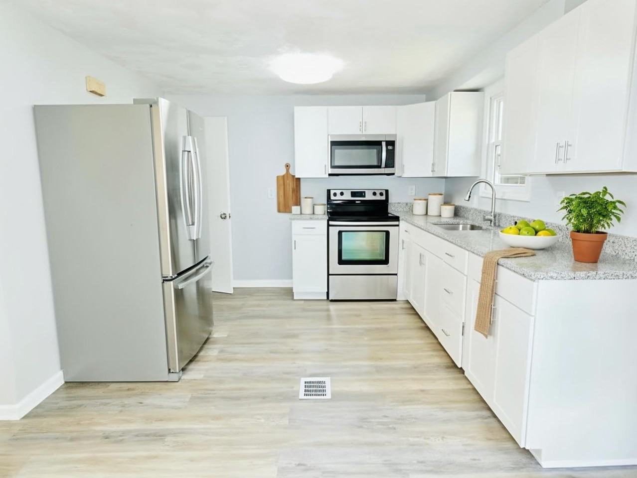 21 Saratoga Rd - Photo 2 of 7