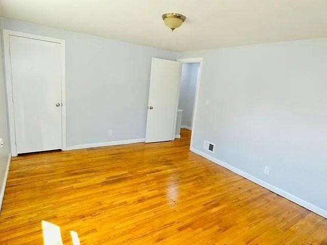 21 Saratoga Rd - Photo 5 of 7