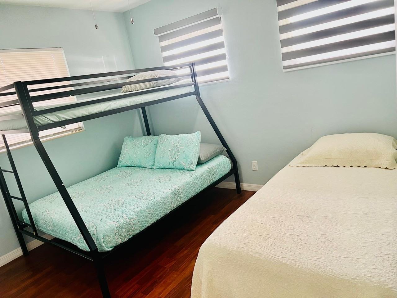 3784 Dover Dr - Photo 2 of 20