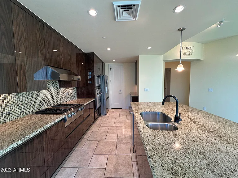 140 E Rio Salado Pkwy - Photo 3 of 11