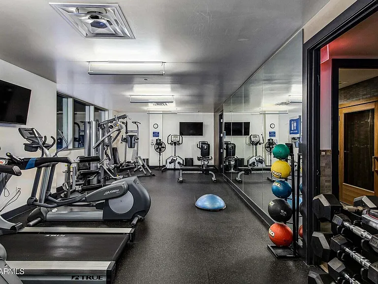 140 E Rio Salado Pkwy - Photo 6 of 11