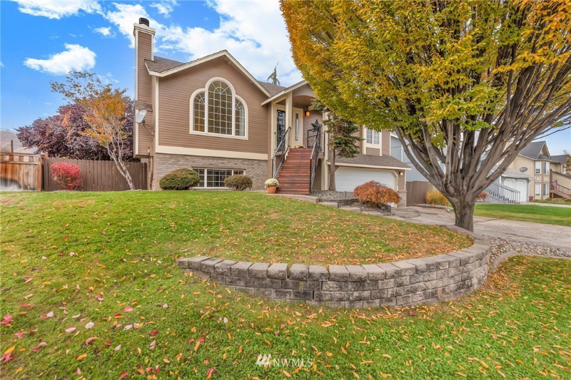 1308 Brown St - Photo 2 of 34