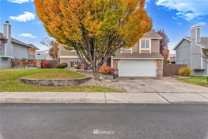 1308 Brown St - Photo 3 of 34