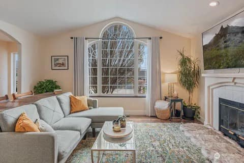 1308 Brown St - Photo 4 of 34