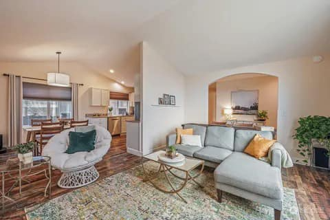 1308 Brown St - Photo 5 of 34