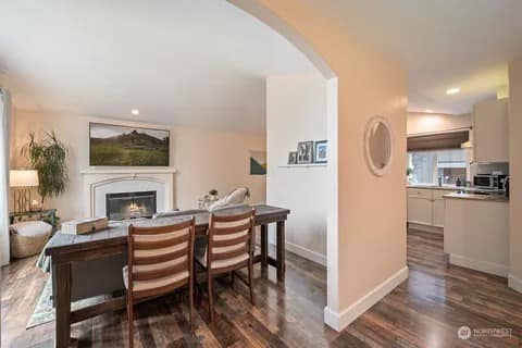 1308 Brown St - Photo 6 of 34