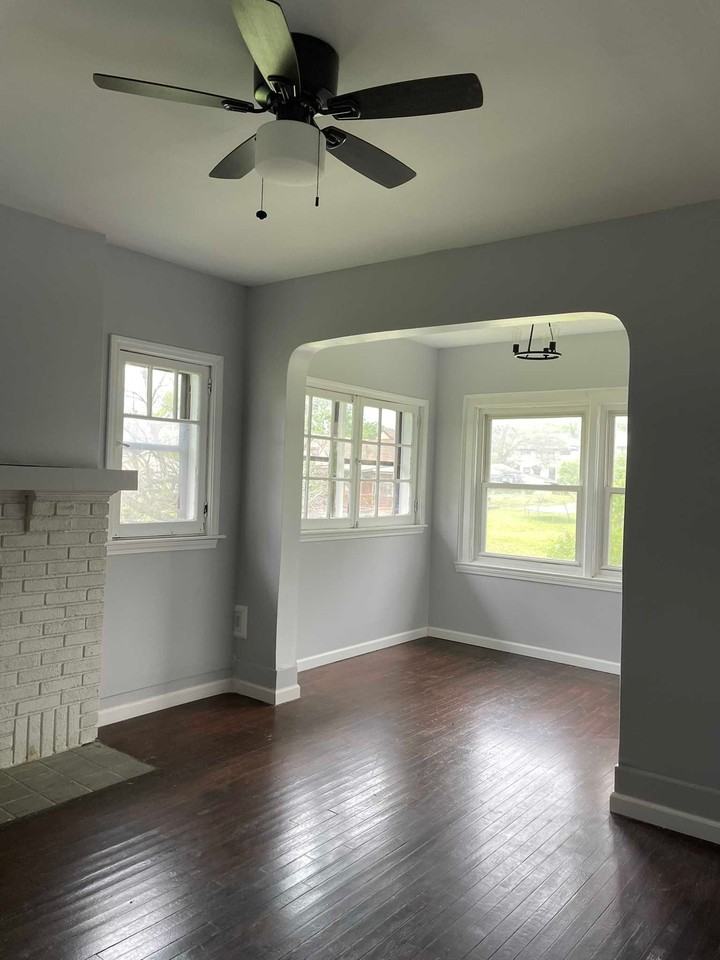 300 Oxford Ave #4 - Photo 2 of 19