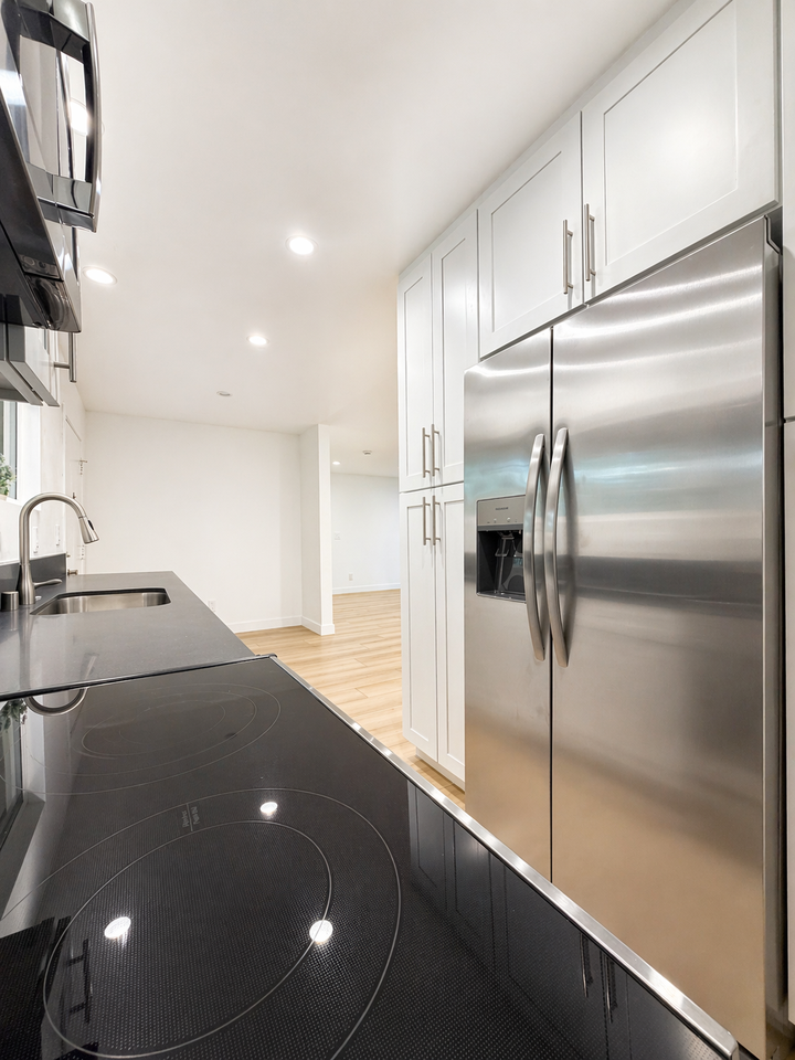 734 N Alfred St #1 - Photo 6 of 12