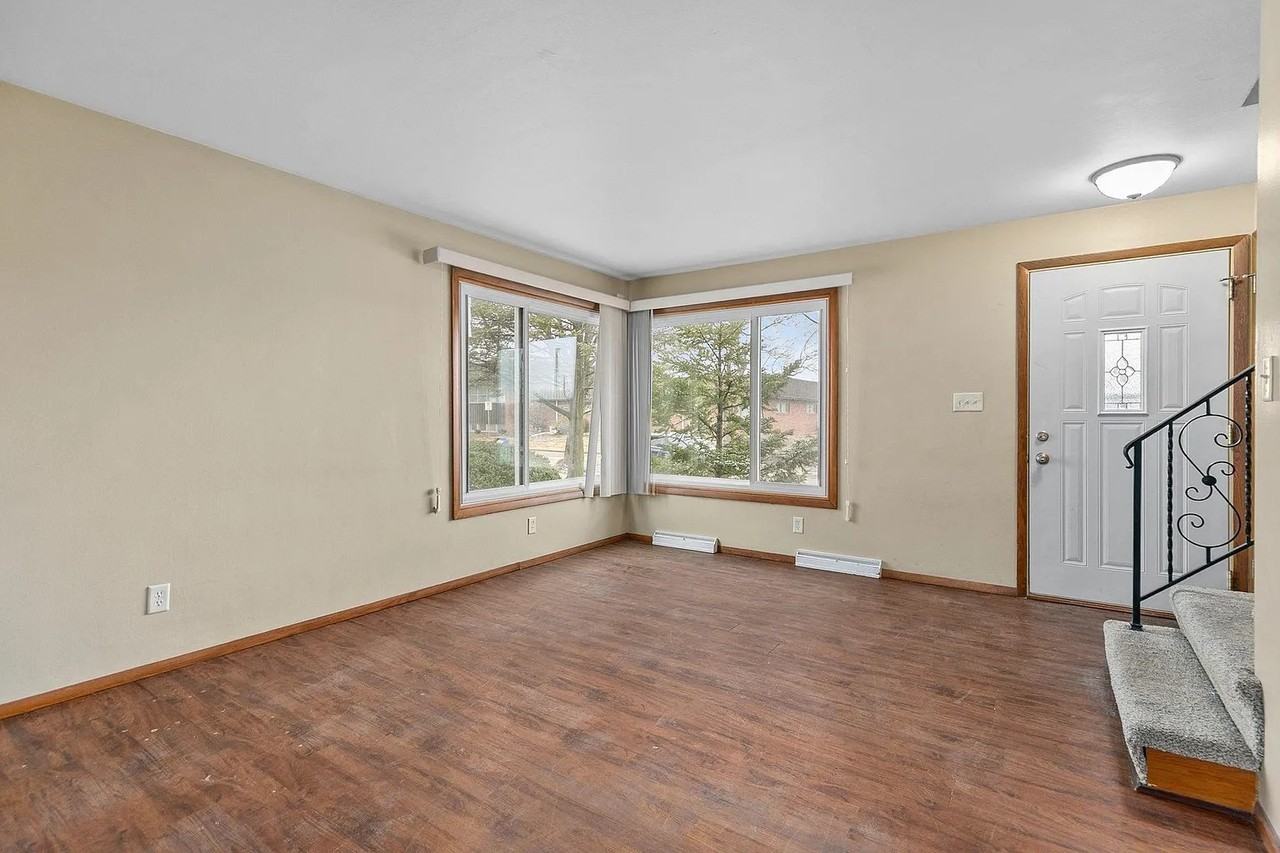 701 E Longview Dr #701 - Photo 3 of 15