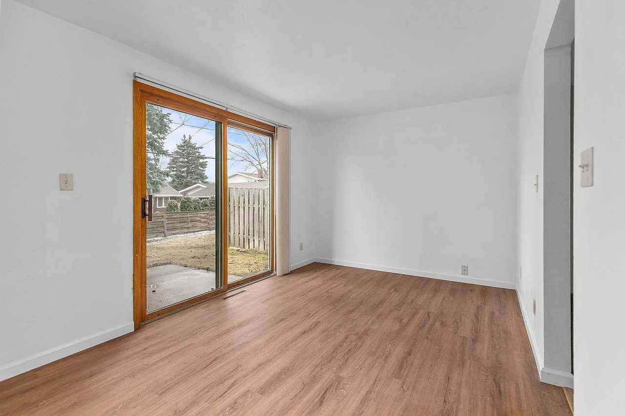 701 E Longview Dr #701 - Photo 4 of 15