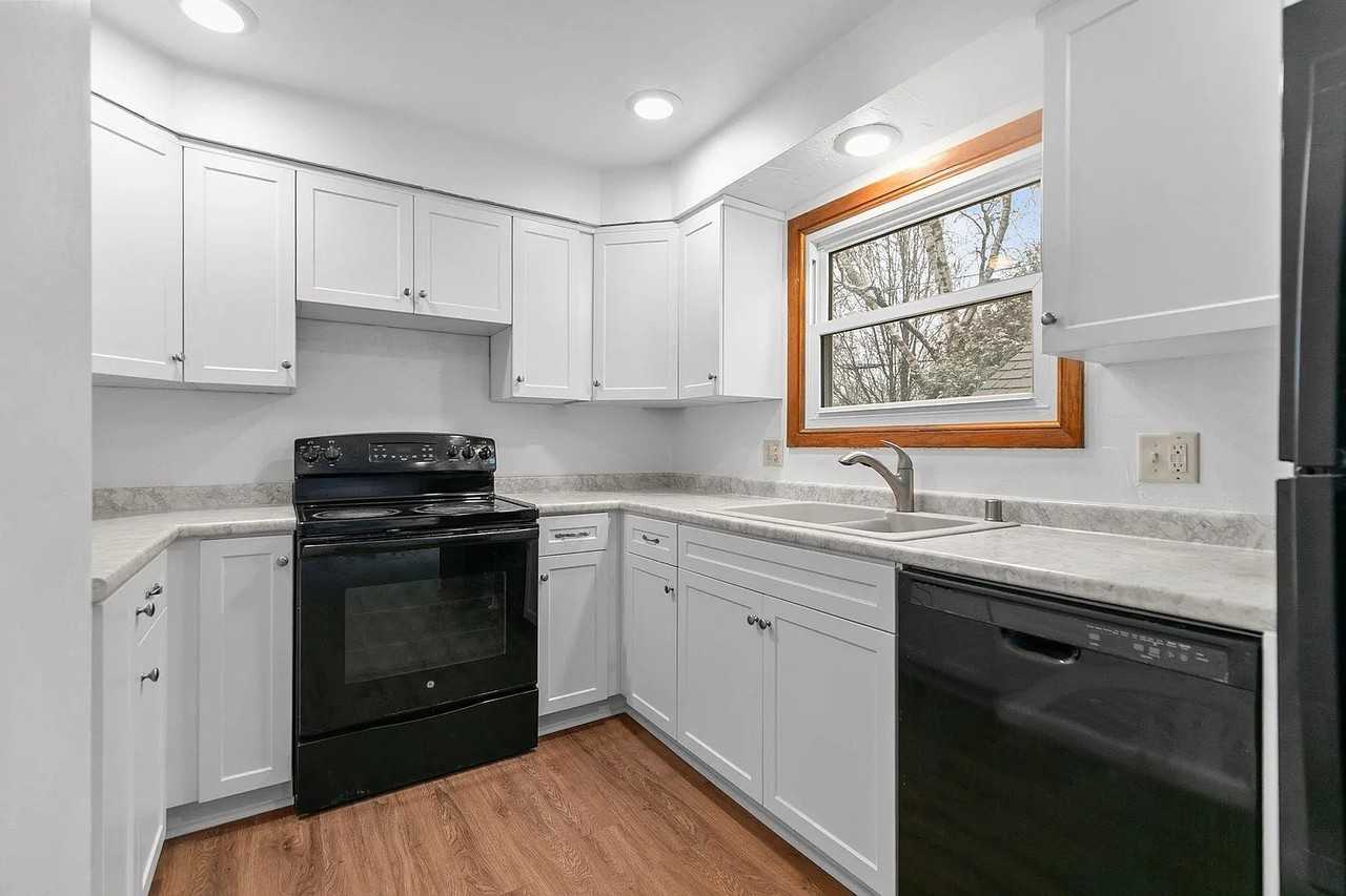 701 E Longview Dr #701 - Photo 7 of 15