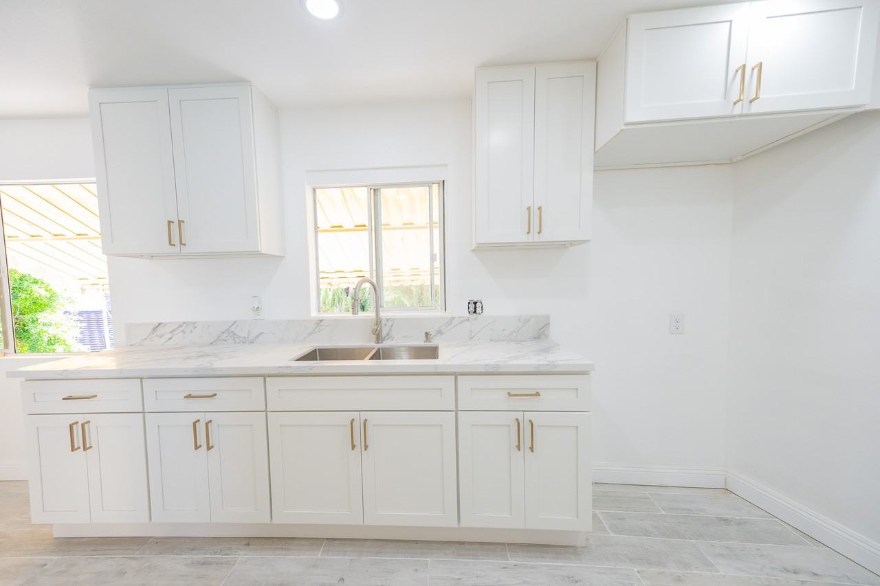 2357 N Eastern Ave #NA - Photo 3 of 12