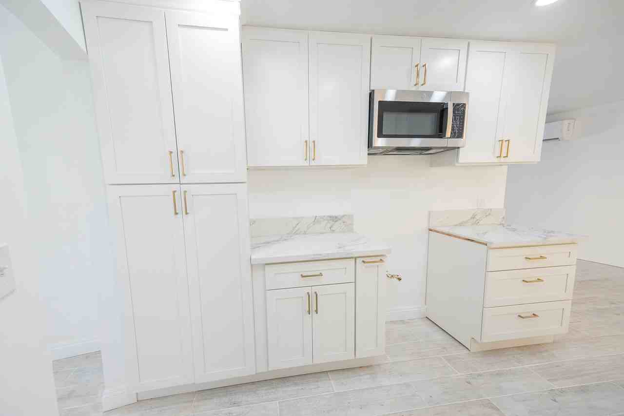 2357 N Eastern Ave #NA - Photo 4 of 12