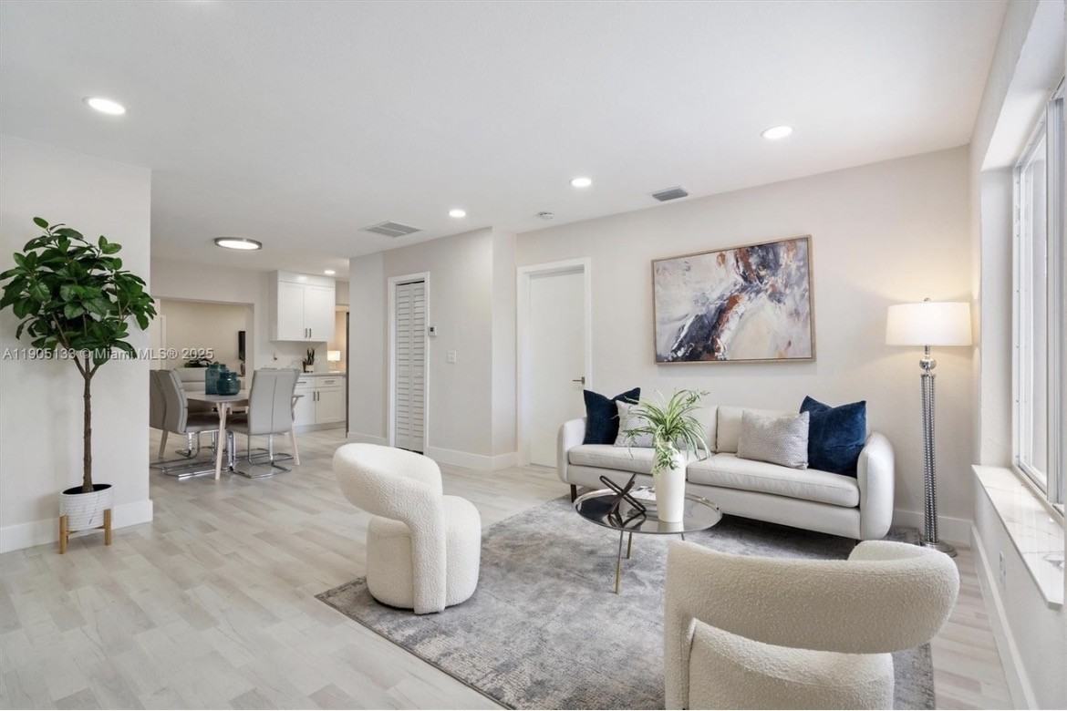 4220 Sw 21st St #NA - Photo 2 of 16