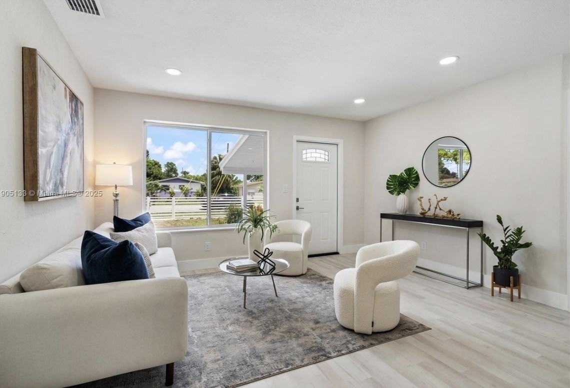 4220 Sw 21st St #NA - Photo 3 of 16