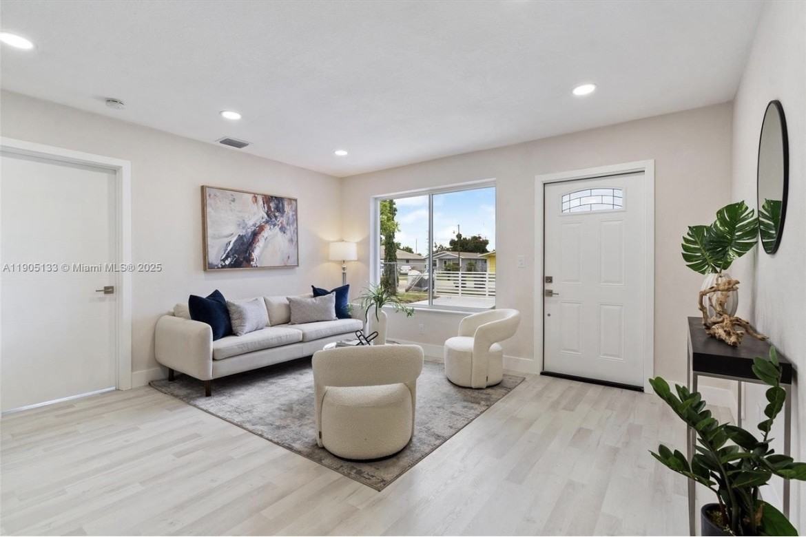 4220 Sw 21st St #NA - Photo 4 of 16