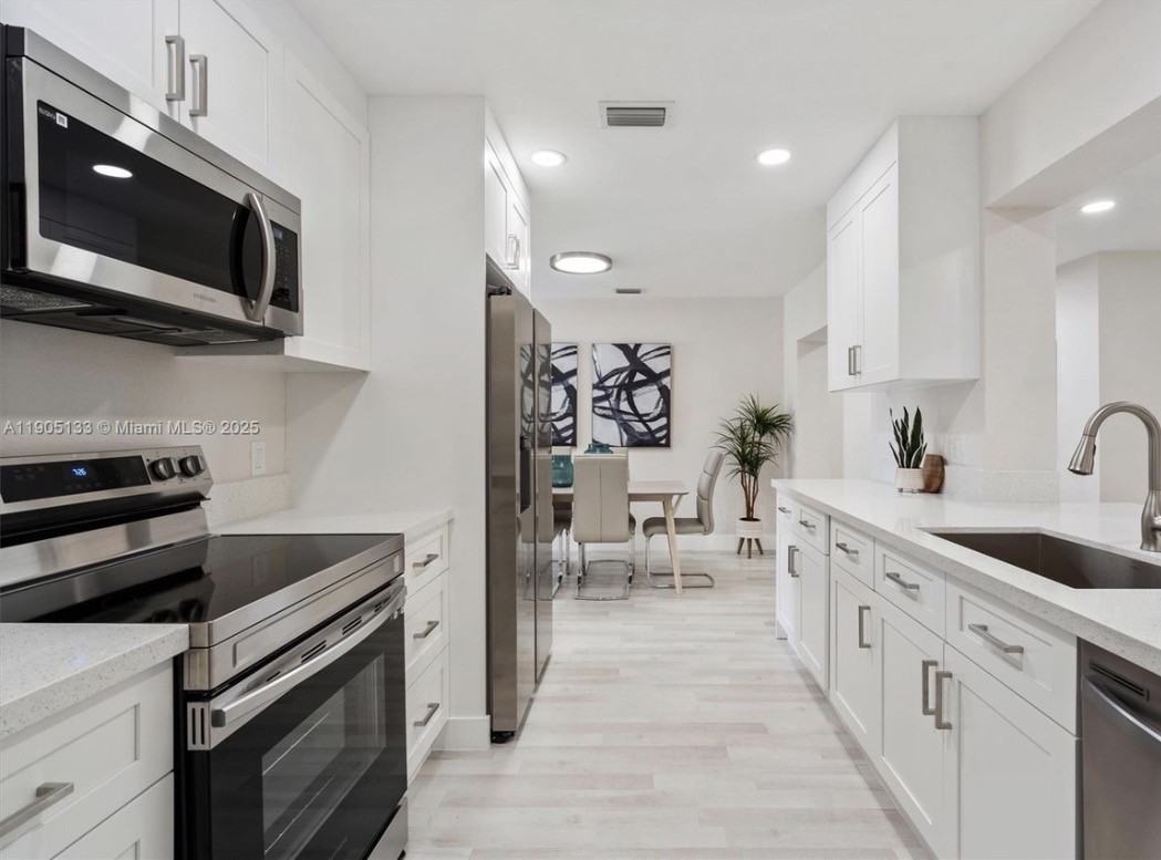 4220 Sw 21st St #NA - Photo 6 of 16