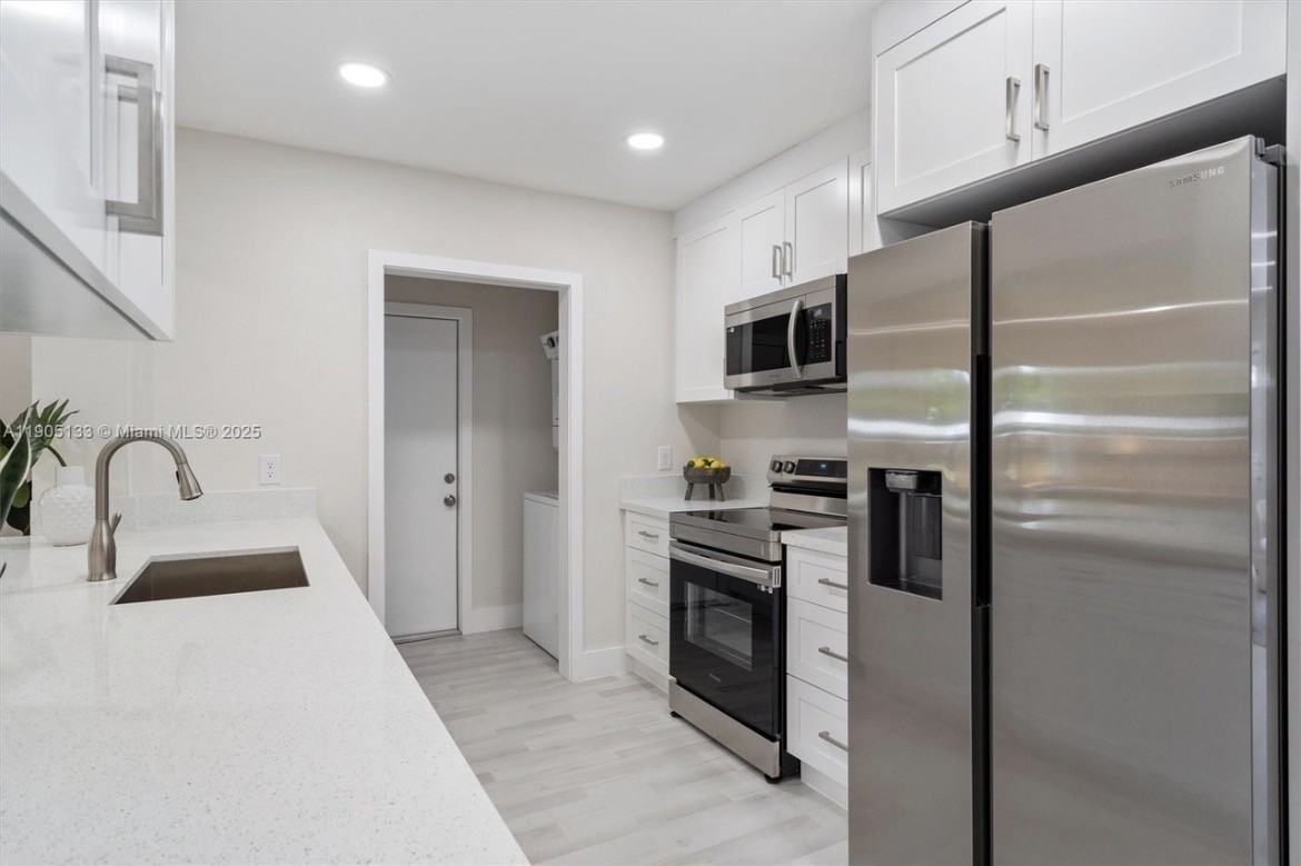 4220 Sw 21st St #NA - Photo 7 of 16