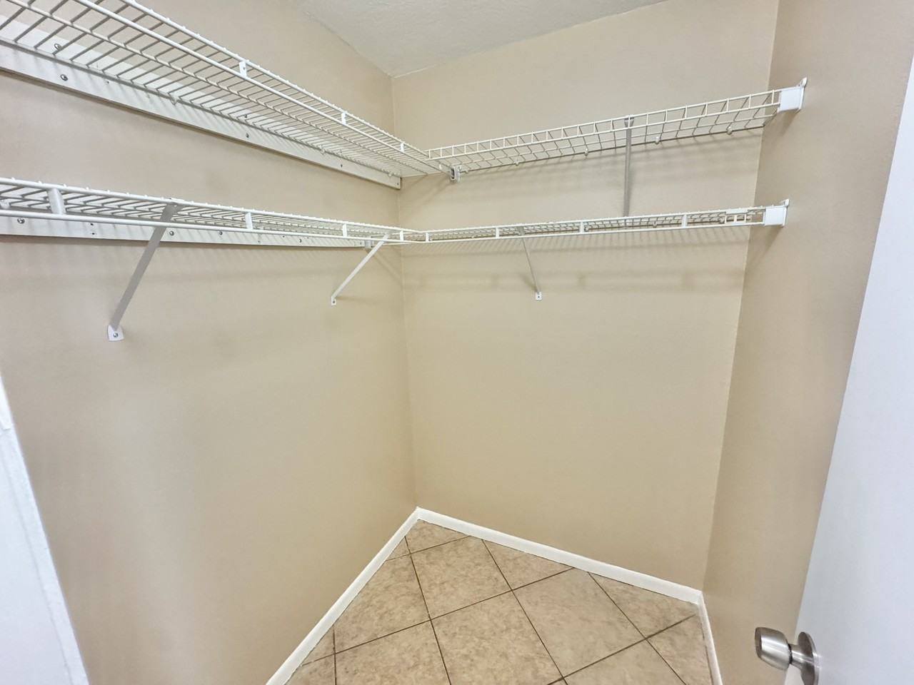 5002 E Seneca Ave #NA - Photo 3 of 23