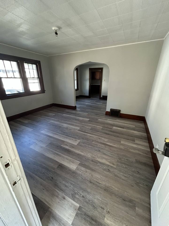 1544 E Hickory St #NA - Photo 2 of 8